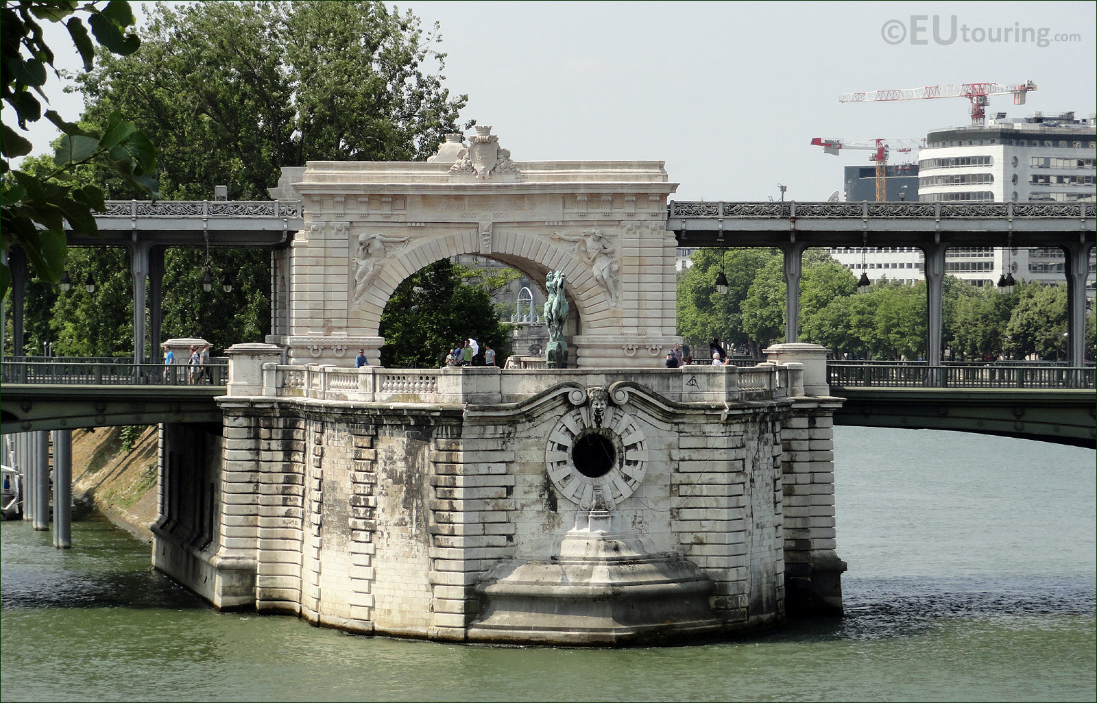 Middle-of-bridge stairs