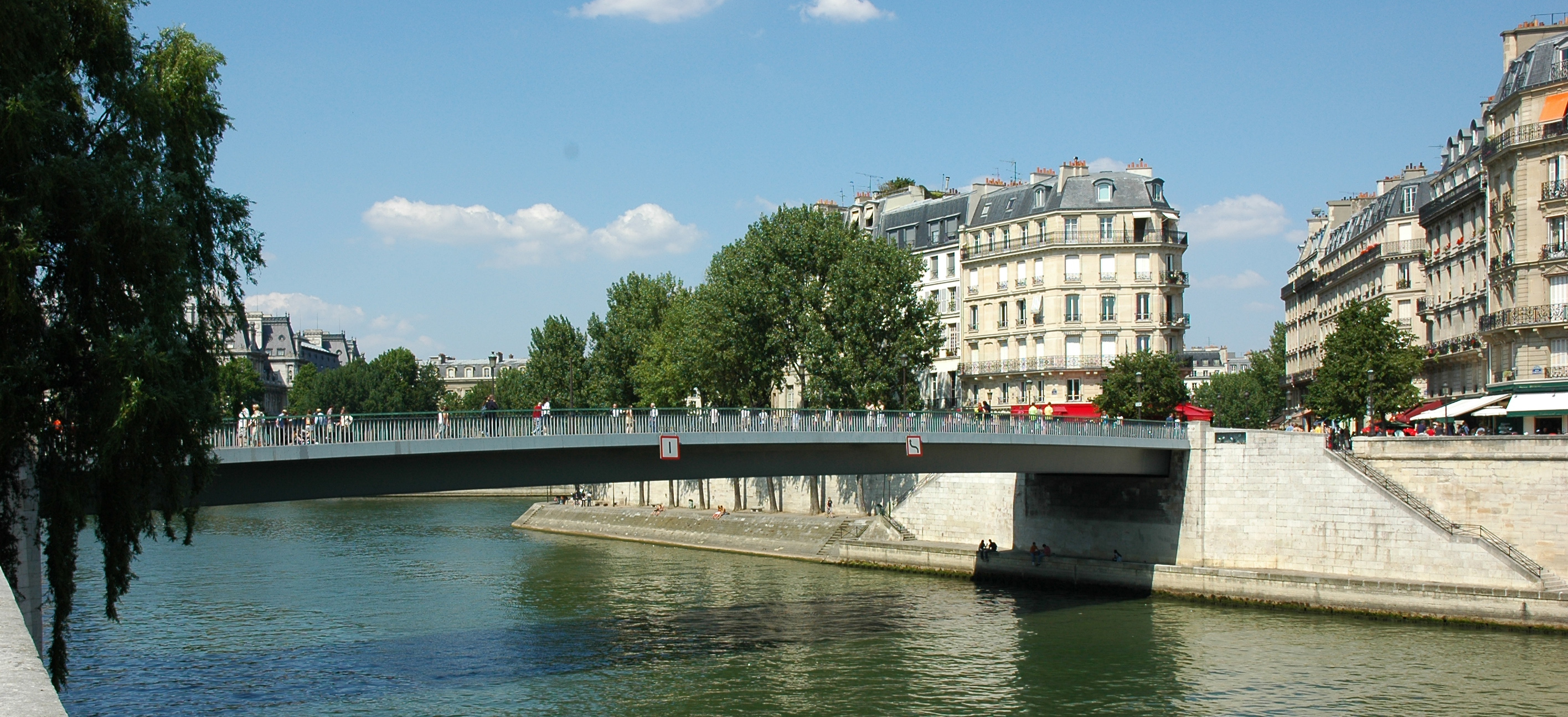 Pont Saint-Louis crossing