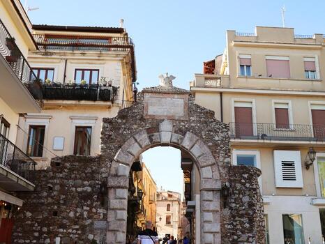 Porta Messina Stones