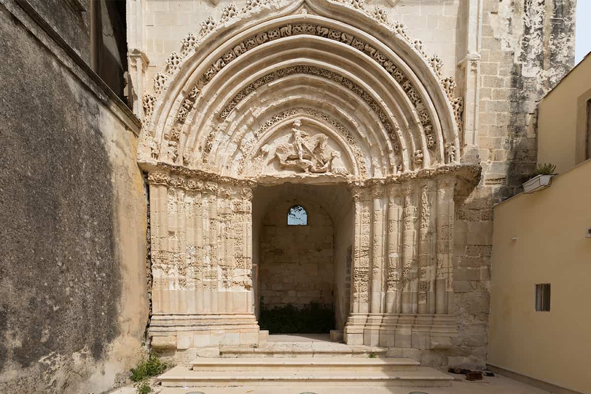 Left-side portal details