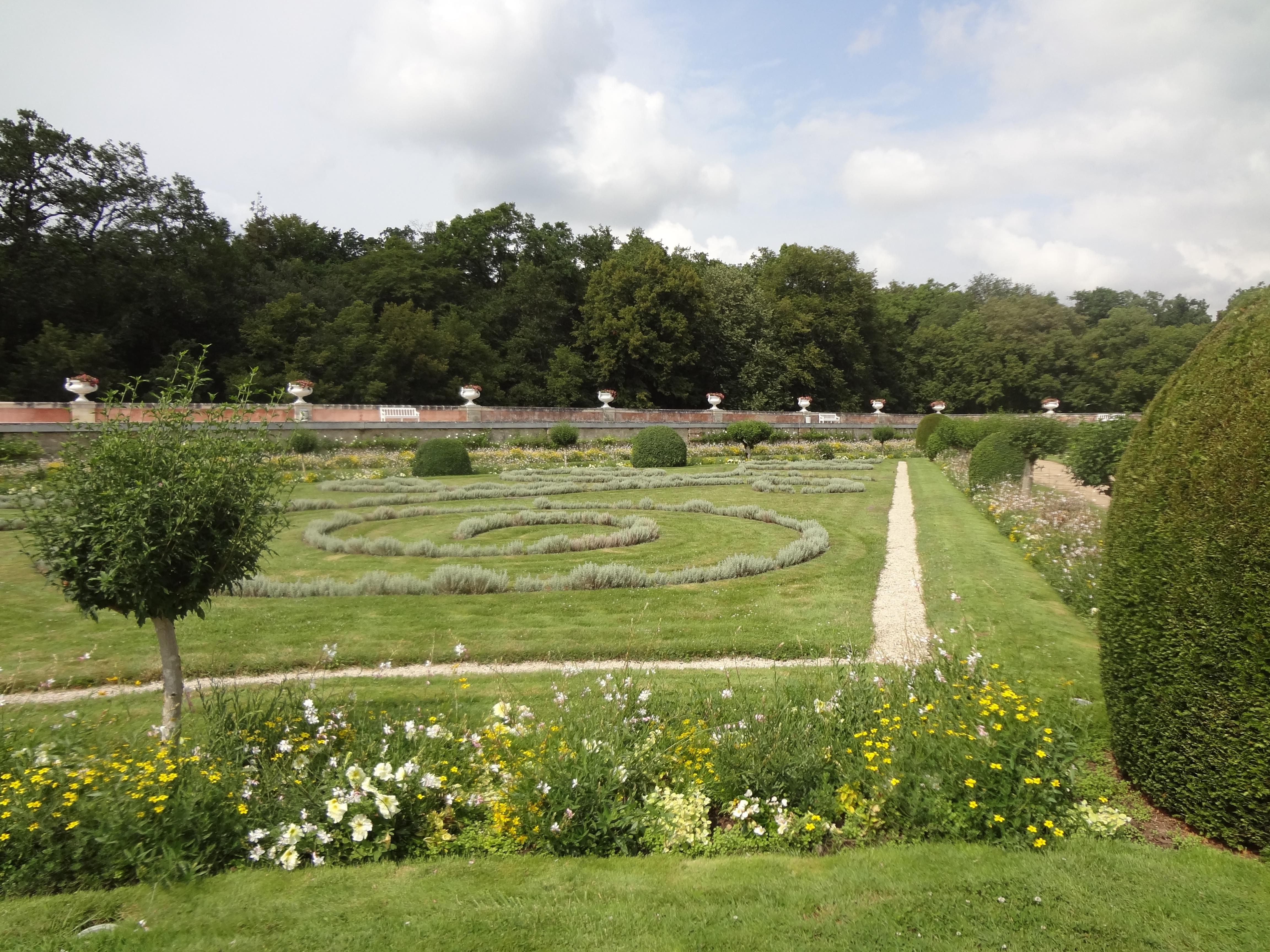 Diane’s garden axis