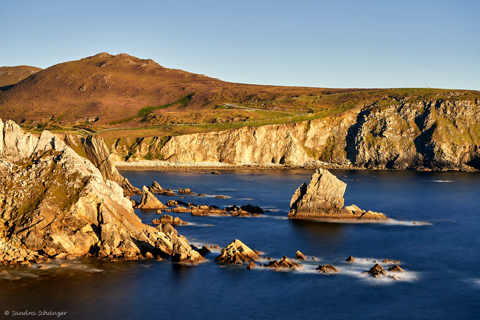 Low-tide rock shelves